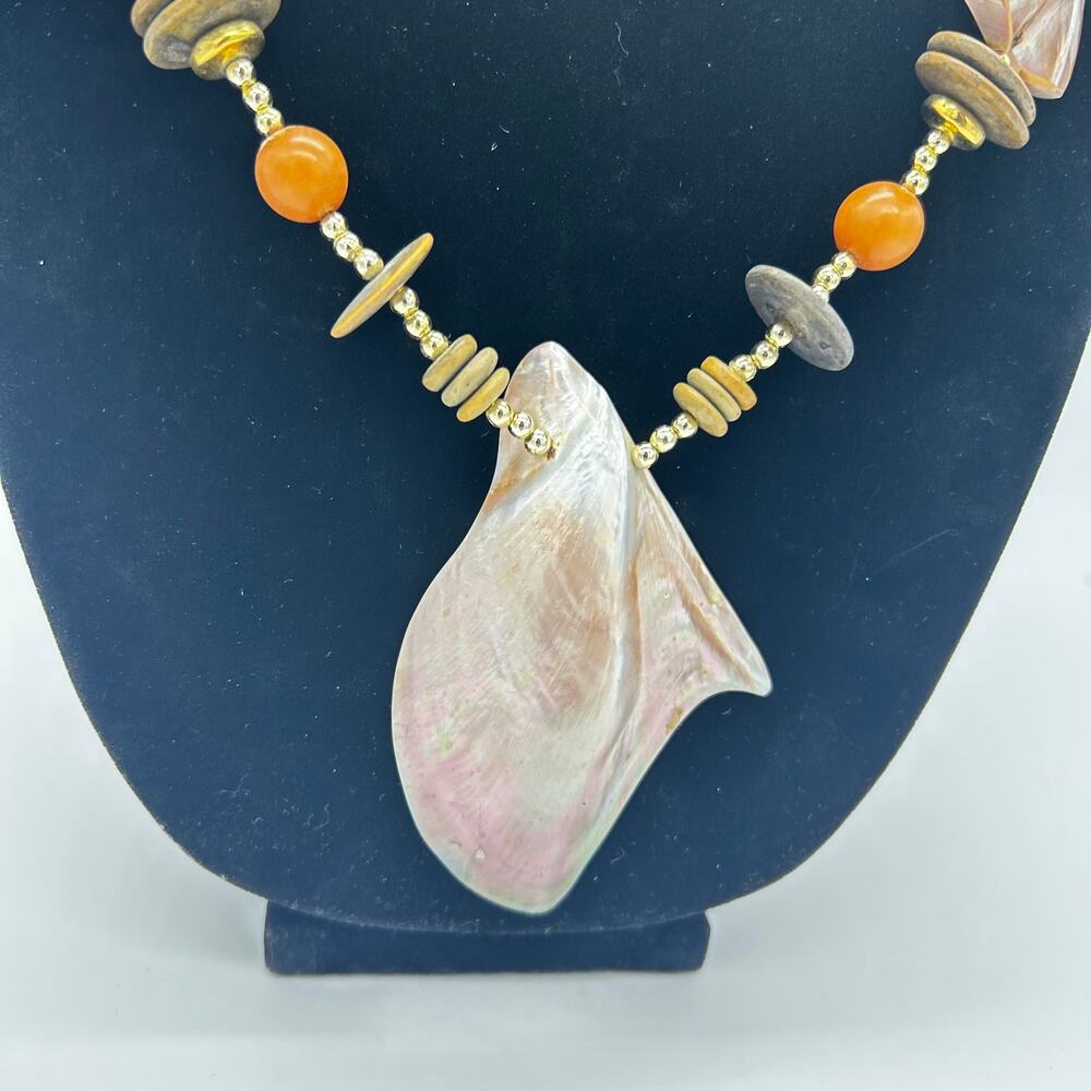 Vintage Large Shell Necklace Statement Pendant Beaded Beach Jewelry - Picture 3 of 12